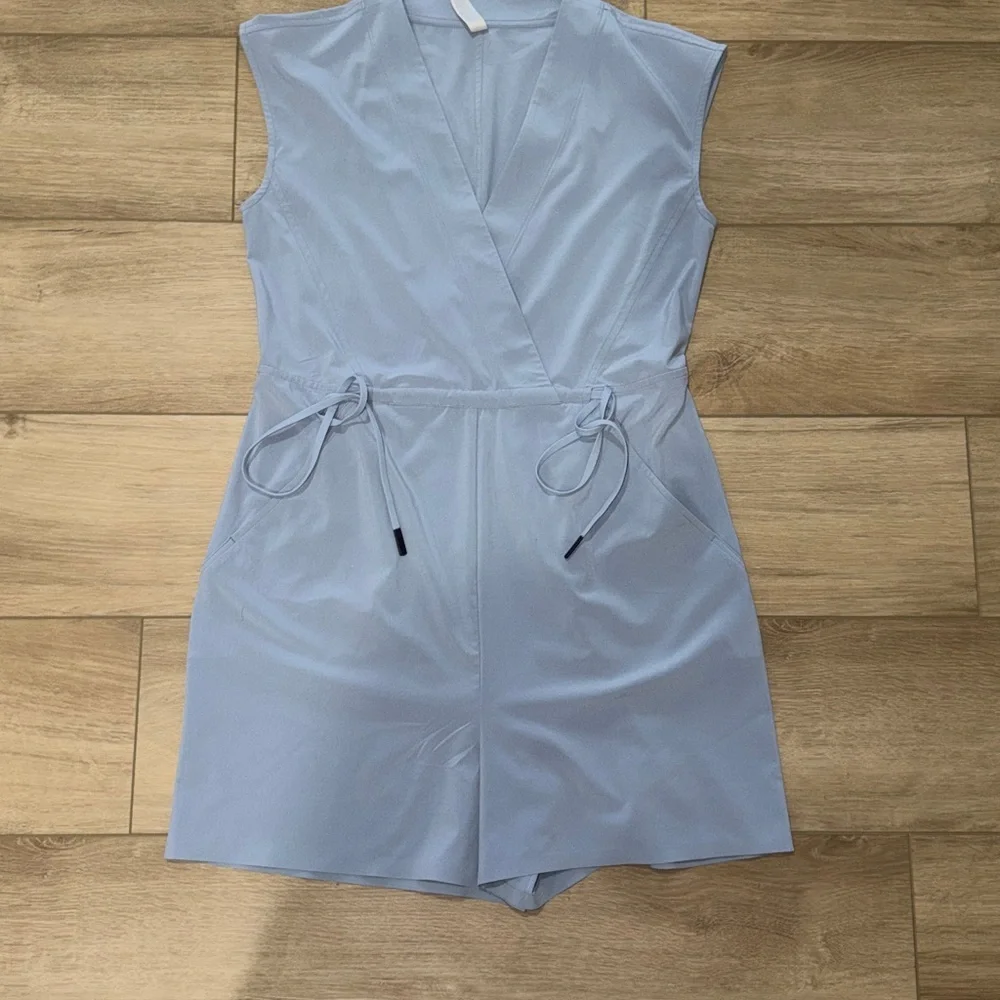 Athleta Marlow Romper in a blue gray color size xsmall NWOT - Picture 3 of 8